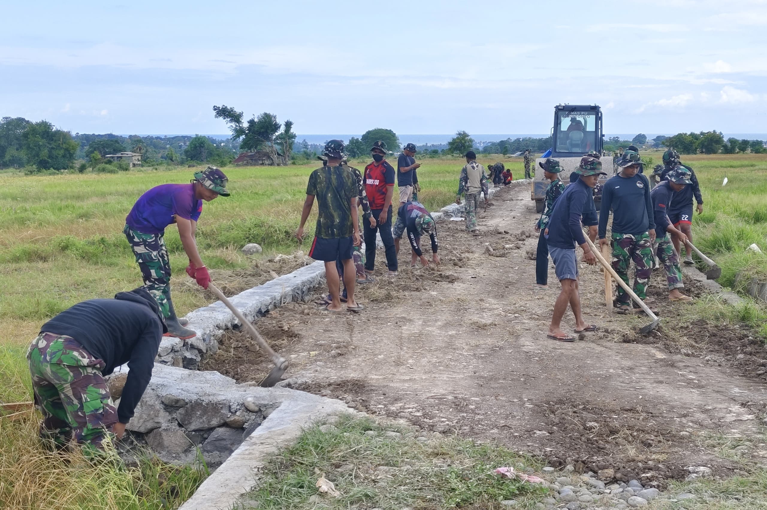 Satgas TMMD ke-128 Kodim 1425/Jeneponto Kebut Pembangunan Jalan Tani, Akses Warga Kian Terbuka
