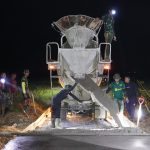 Satgas TMMD ke-128 Kodim 1425/Jeneponto, Kerja Lembur Malam,Genjot Jalan Rabat Beton, 130 Meter Sudah Tercapai