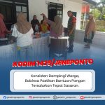 Konsisten Dampingi Warga, Babinsa Kodim 1425/Jeneponto Pastikan Bantuan Pangan Tersalurkan Tepat Sasaran