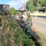 Babinsa Kodim 1425/Jeneponto Ajak Warga Bersatu Jaga Lingkungan Lewat Kerja Bakti