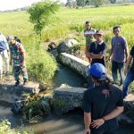 Air Mengalir, Harapan Tumbuh: Babinsa Kodim 1425/Jeneponto dan Petani Bersatu Jaga Nadi Sawah