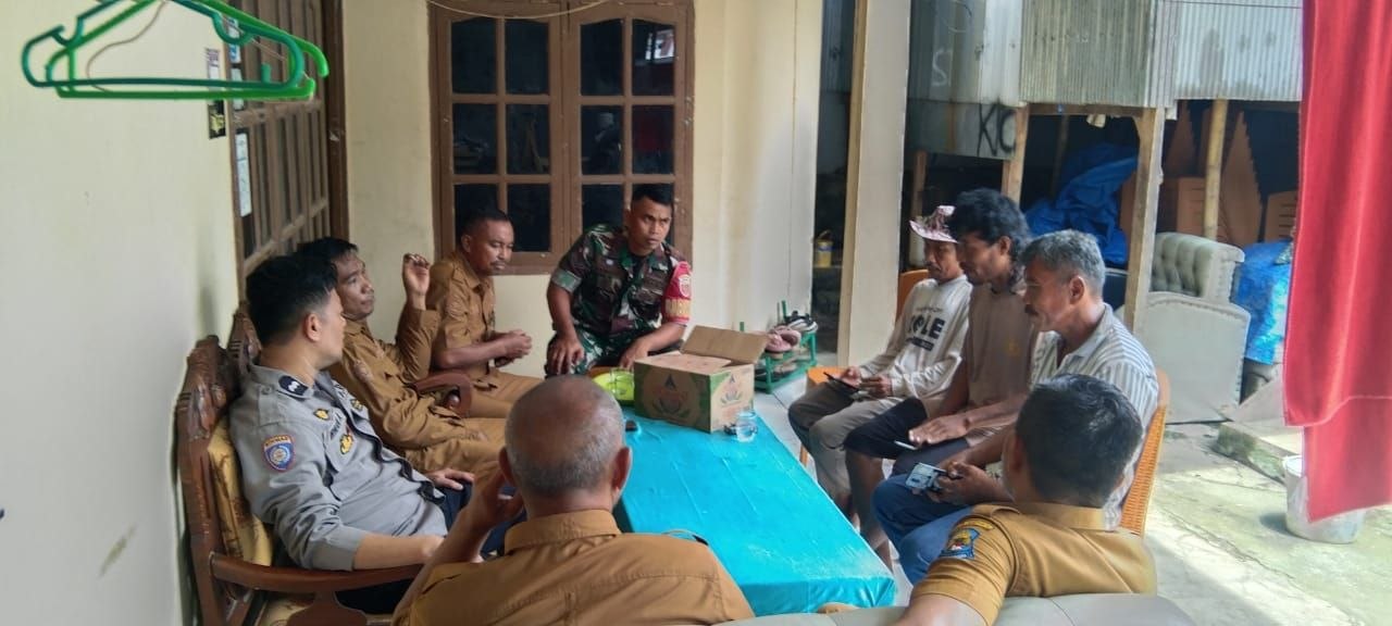 Babinsa Kodim 1425/Jeneponto Hadir di Tengah Warga, Komsos Perkuat Kebersamaan